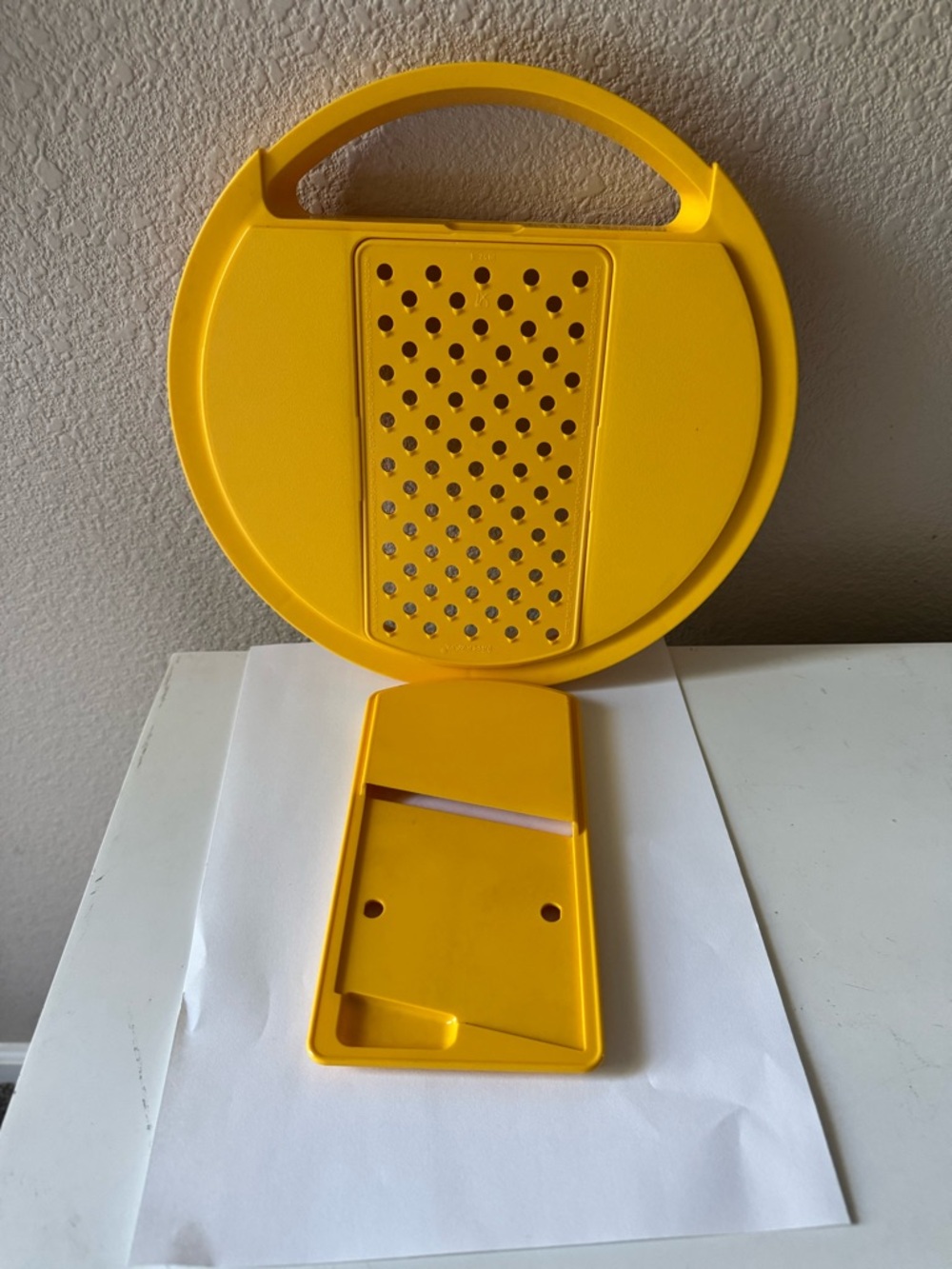 Round Yellow Handheld Grater with Handle